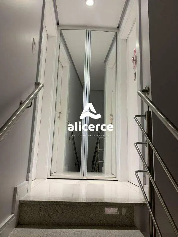Imagem Apartamento Duplex à venda com 129m² l 3 quartos l 3 suítes l Vista Mar l Estreito - Florianópolis/SC