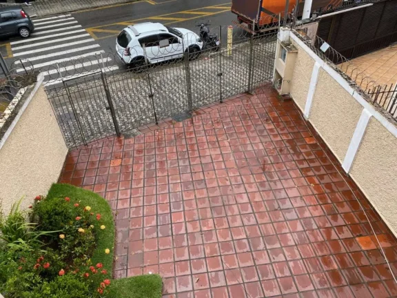 Imagem Casa a venda em Santos, sobrado, com piscina, perto do Orquidário e da praia