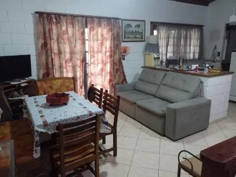 Imagem VENDA CHACARA CONDOMINIO SANTA ISABEL Excelente oportunidade!Com A/T 580m² e A/C 120m² distribuídos em 2 dormitórios sendo 1 suíte, sala.CONSULTE-NOS.