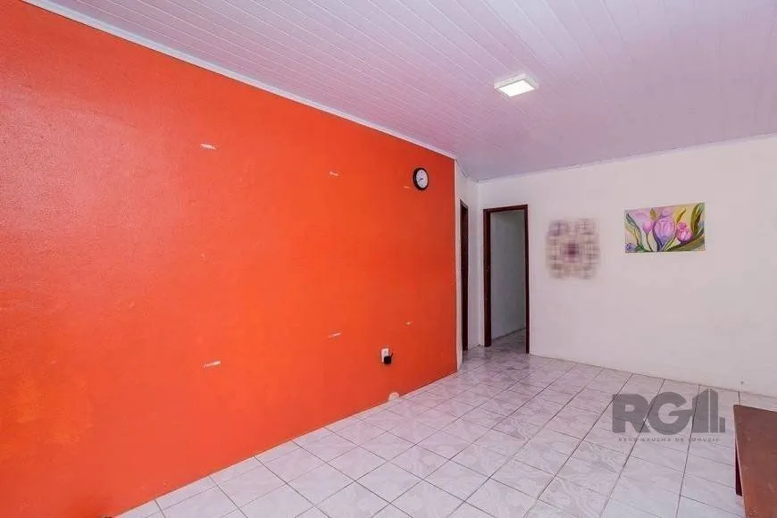 Imagem Excelente casa de 70m² com 3 dormitórios no bairro Sarandi.