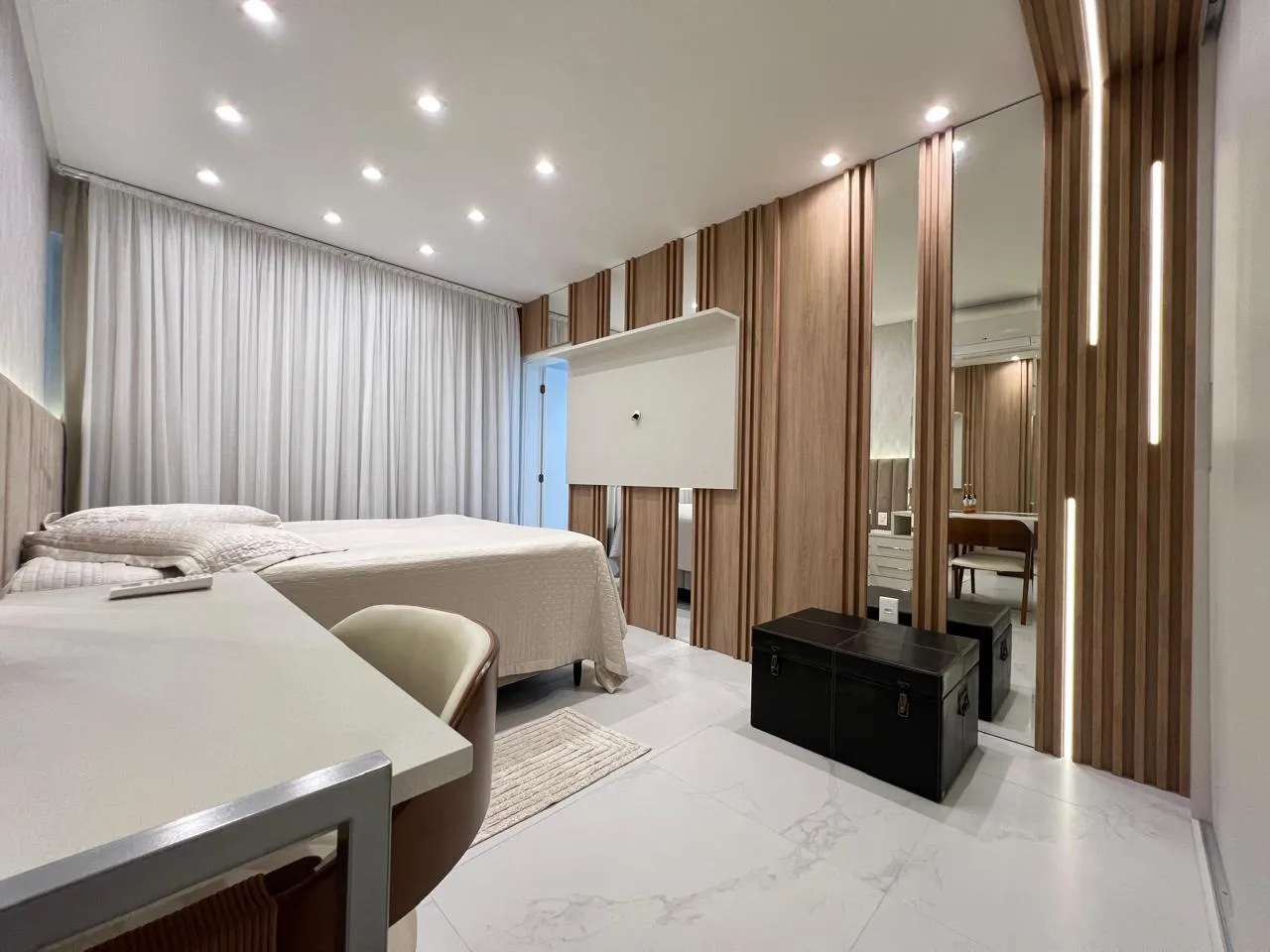 Imagem Apartamento com vista para o mar à venda com 197m2 por R$ 5.300.000,00