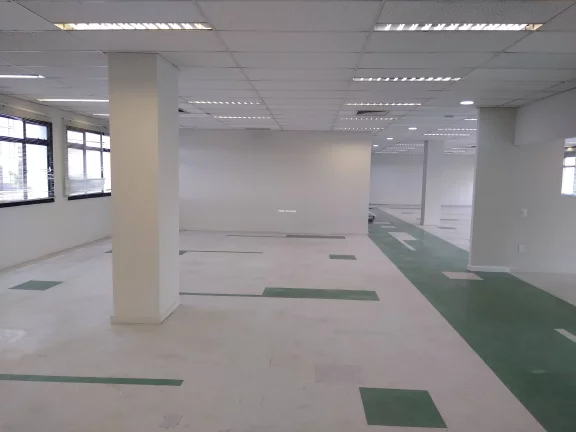 Imagem Imóvel Comercial em Ótimo Estado | Terreno 3.535m² | Construção 4.816m² | Próximo à Marginal Tietê"