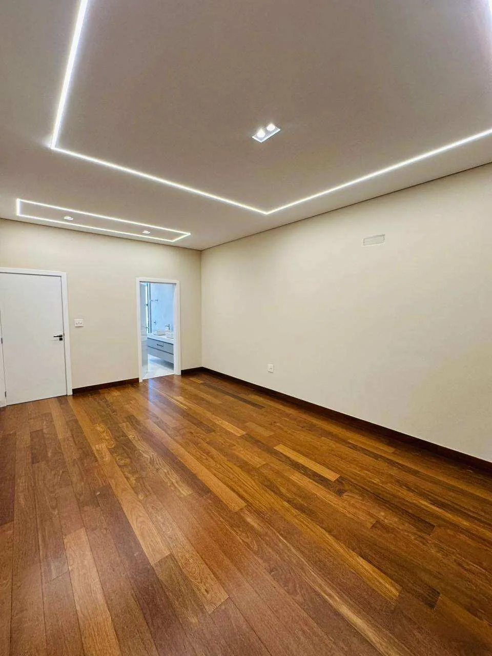 Imagem Casa à venda em Franca, Núcleo Agrícola Alpha, com 4 quartos, 304m2