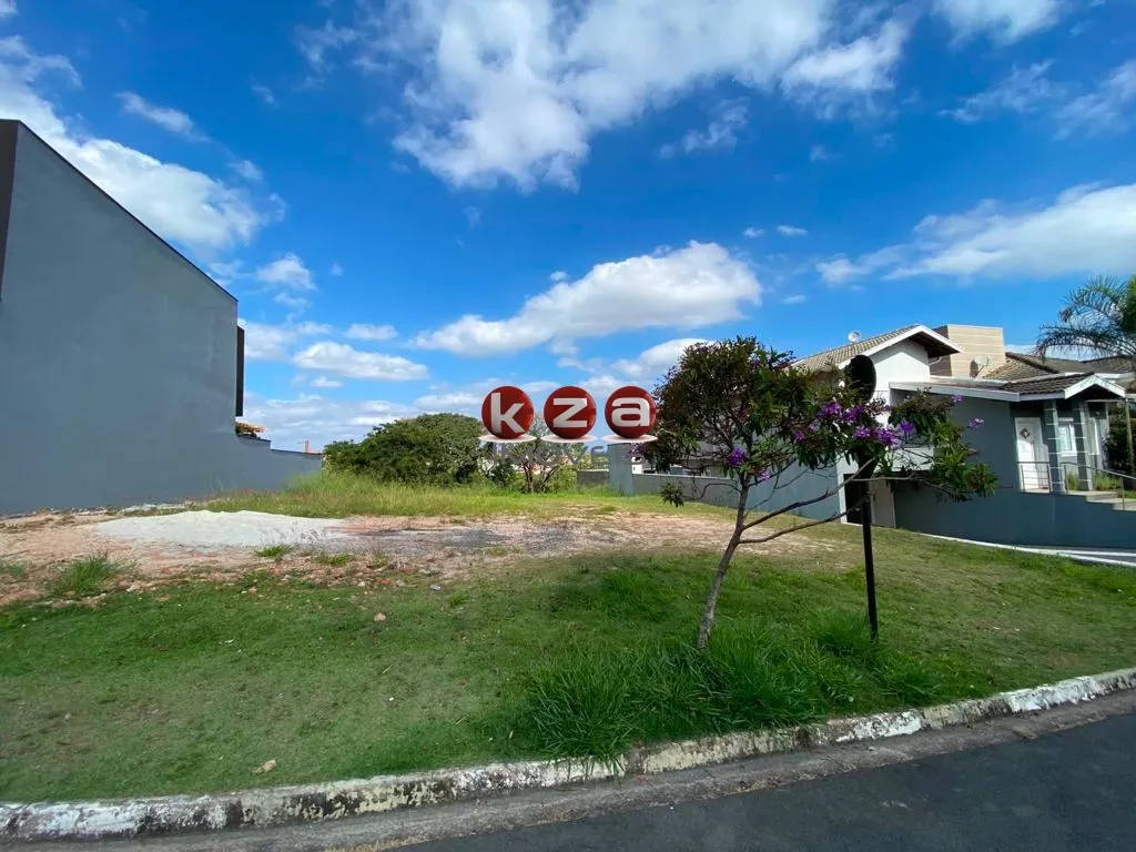 Imagem Terreno à Venda em Valinhos-SP Condomínio Bosque dos Cambarás 330m² de Área