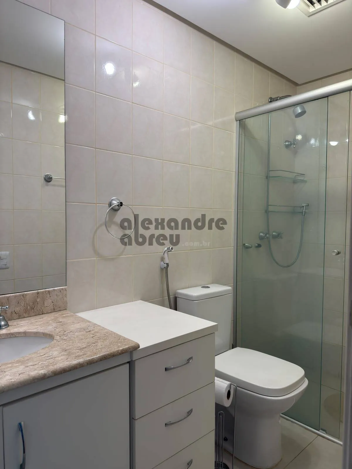Imagem Apartamento com 2 dormitórios(1 suíte) 2 vagas em excelente localização.