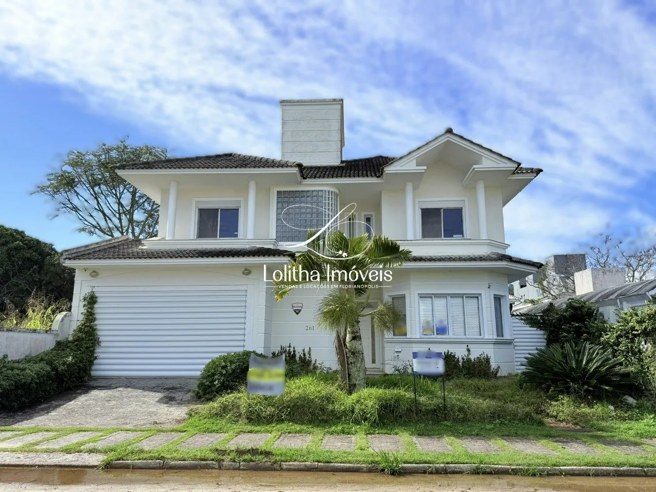 Imagem CASA COM 3 SUÍTES À VENDA EM JURERÊ - FLORIANÓPOLIS/SC