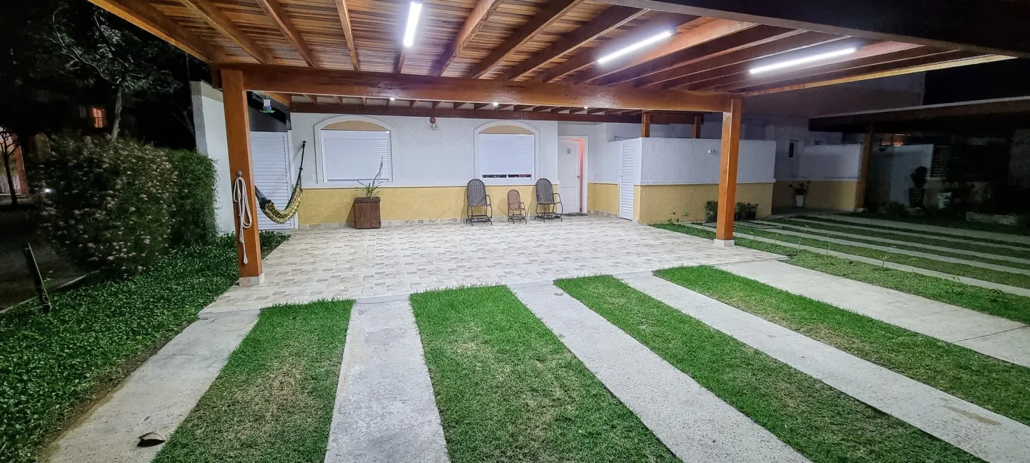 Imagem Casa Térrea Moderna e Funcional em Condomínio Fechado Próximo ao Centro com Jacuzzi, Churrasqueira e Mais