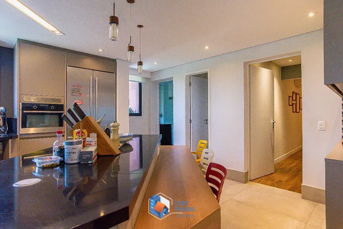Imagem Apartamento para venda em Morumbi com 4 quartos, sendo 3 suítes, 241m²
