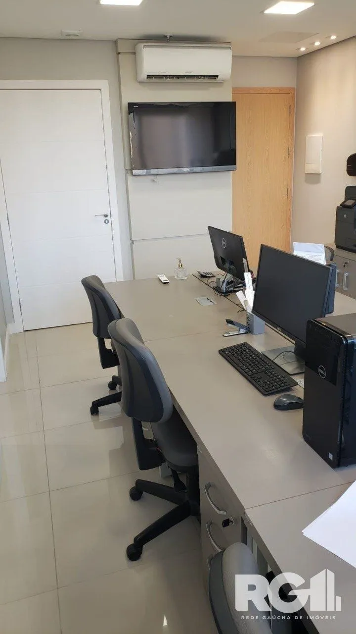 Imagem SALA COMERCIAL NA AV. GETÚLIO VARGAS.