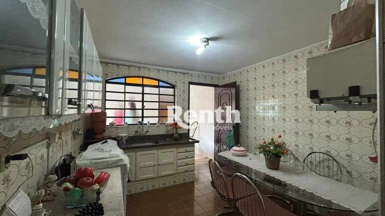 Imagem Casa com 2 suítes para alugar, 210 m² por R$ 3.350/mês - Centro - Rio Claro/SP