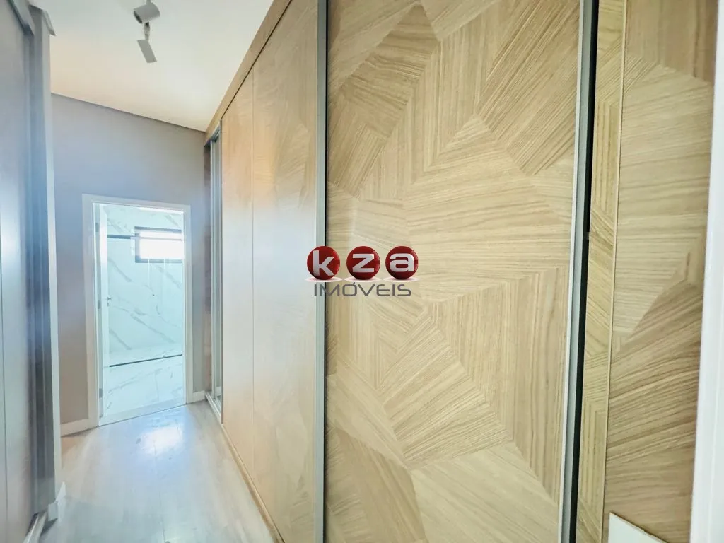 Imagem Casa de luxo a venda no Condomínio Portal do Jequitibá em Valinhos-SP: 3 quartos, 3 suítes, 2 salas, 4 banheiros, 2 vagas, 157m².