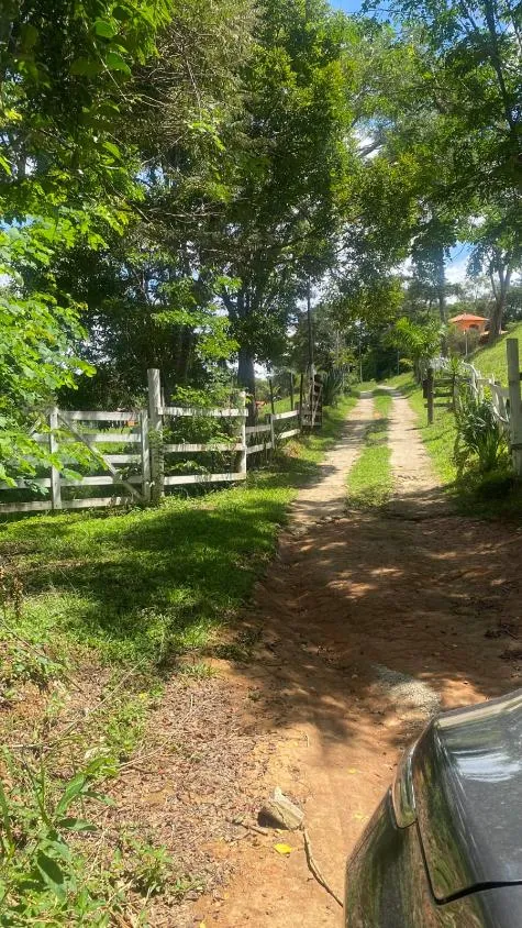 Imagem Vende-se belo sítio em Roças Novas/MG - Terreno com 20.000 m²