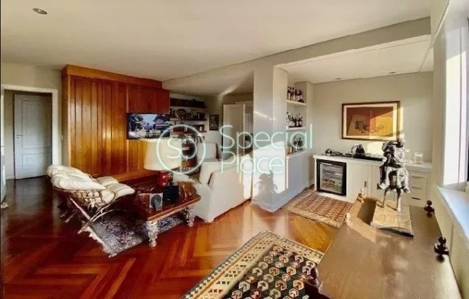 Imagem Excelente apartamento em Higienópolis com 350m² de área privativa, 4 suítes e 4 vagas na garagem...