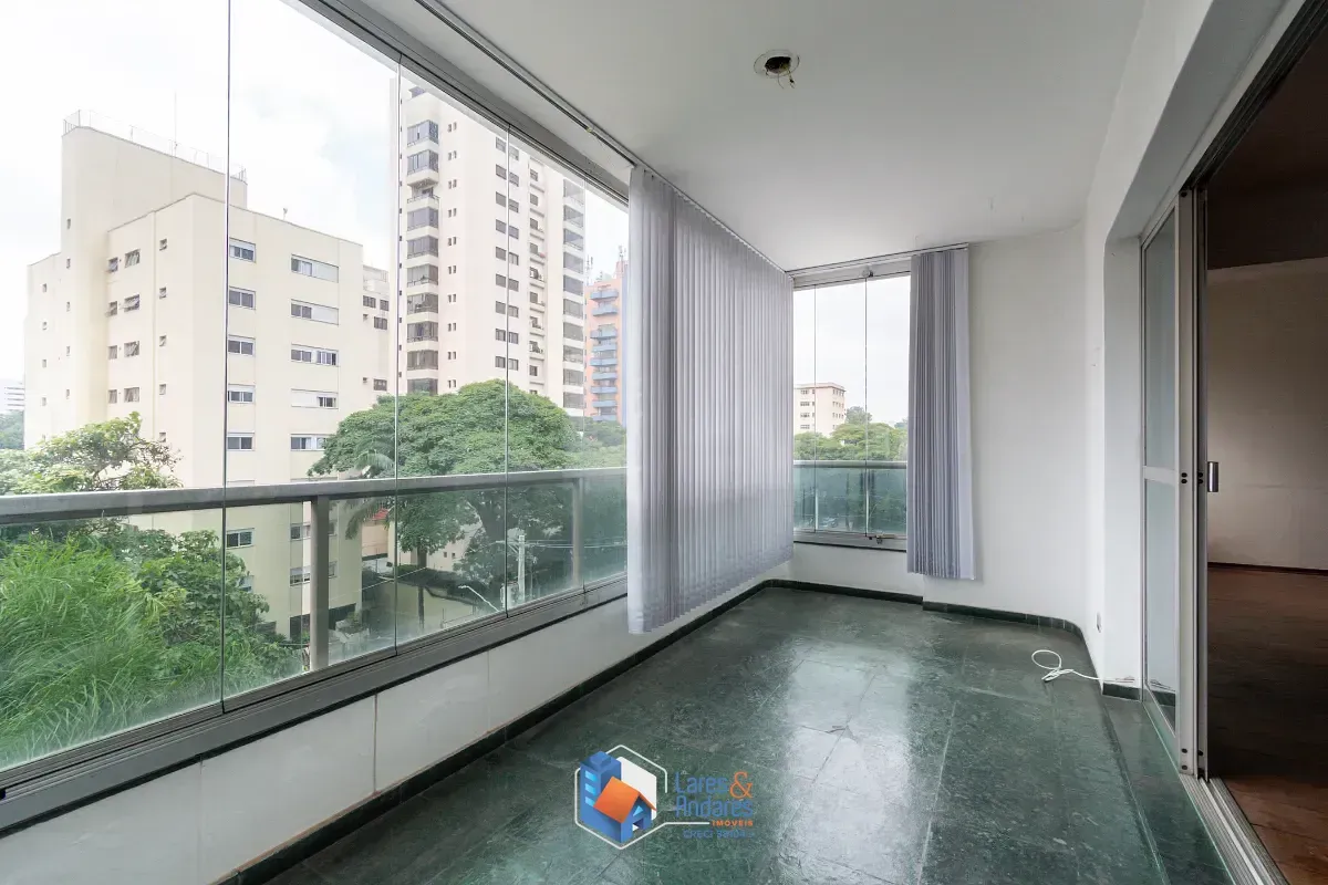 Imagem Apartamento para venda em Moema com 4 quartos, sendo 3 suítes, 196m²