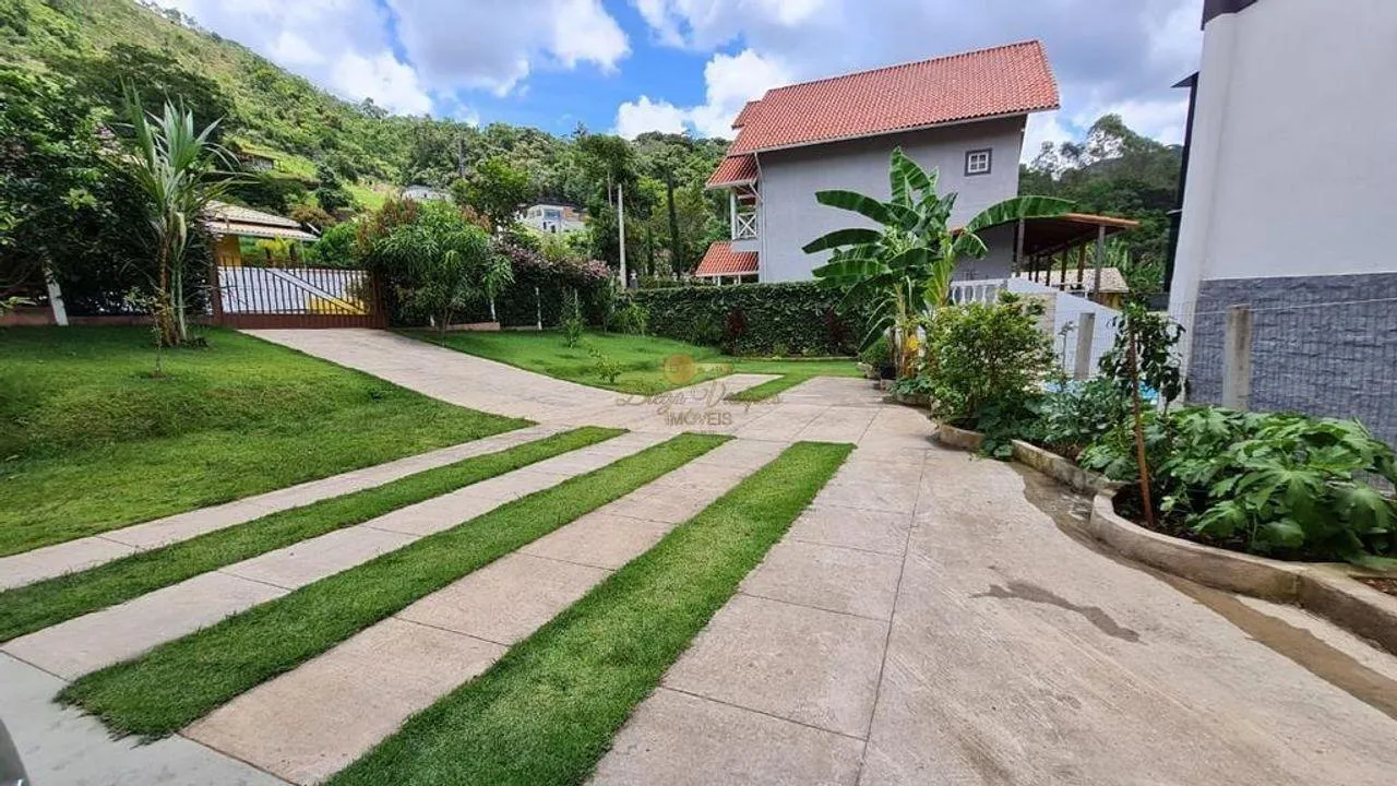 Imagem Casa em Condomínio para Venda em Teresópolis / RJ no bairro Vale Alpino