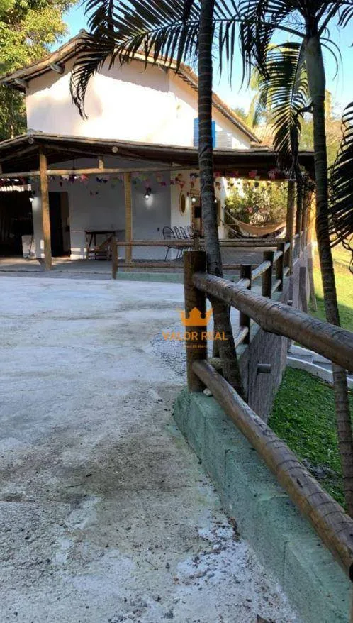 Imagem Chácara dos Sonhos no Condomínio Recanto dos Palmares. AT 2.500 m2 e AC 250 m2. 3 Suites, 7 vagas. R$ 1.1 milhão