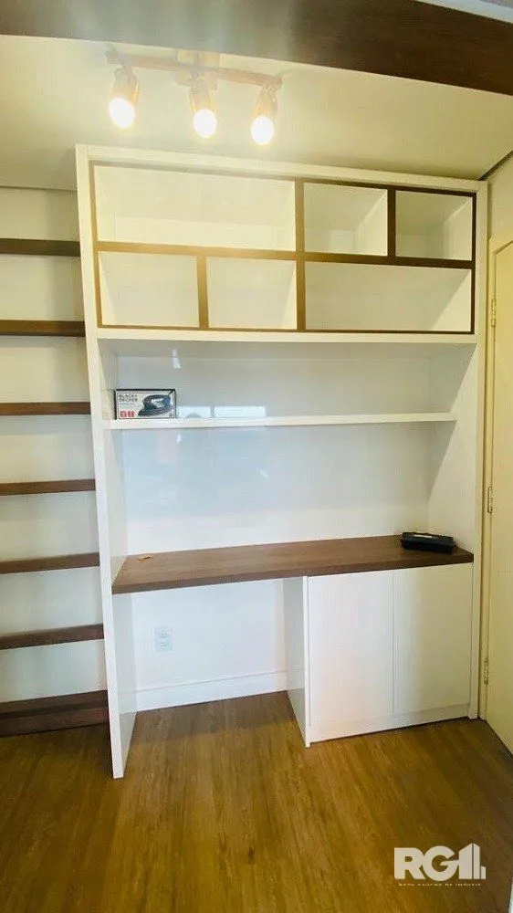 Imagem APARTAMENTO SEMI-MOBILIADO NO BAIRRO FLORESTA