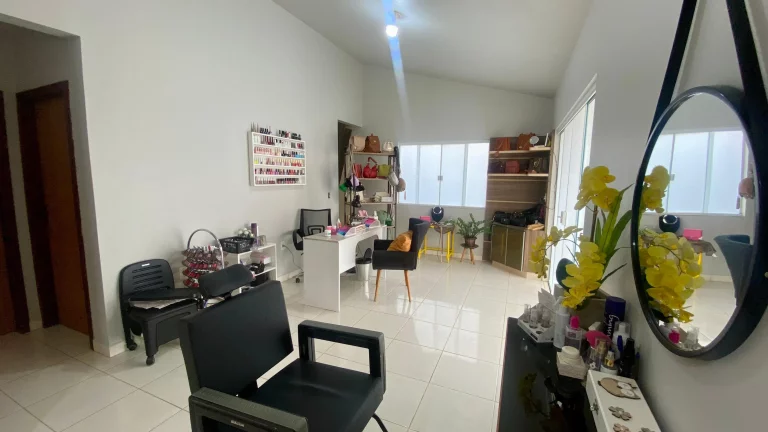Imagem Casa ampla no bairro Ambrósio em Garopaba-SC, a 5 min do centro e praias. Oportunidade!