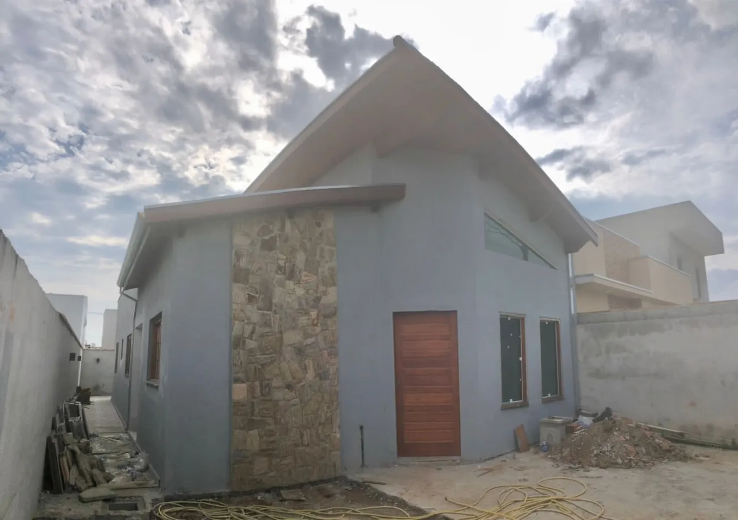 Foto do imóvel Casa à venda 3 Quartos, 1 Suite, 2 Vagas, 175M², Res. Santa Clara, Pindamonhangaba - SP