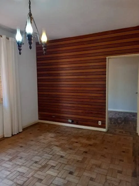 Imagem Casa de 168m² - 3 dormitórios, 3 vagas no bairro Nonoai