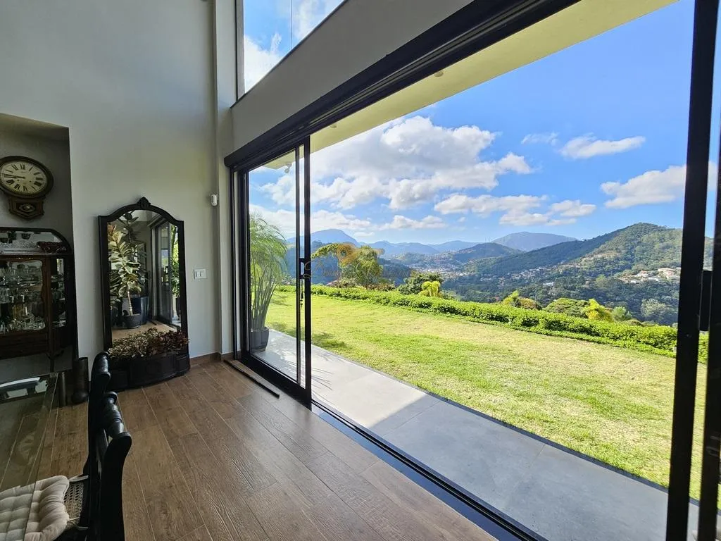 Imagem Casa em Condomínio para Venda em Teresópolis / RJ no bairro Parque do Imbui