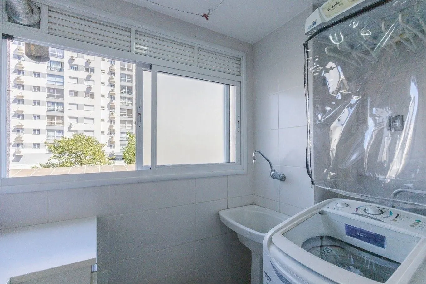 Imagem Vende-se apartamento com 2 quartos (1 suíte), 68m² e 1 vaga - Passo da Areia