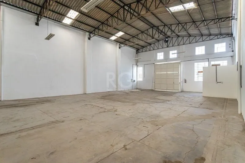Imagem MÁFFER IMÓVEIS ALUGA - DEPÓSITO / PAVILHÃO NO 4º DISTRITO Rua Comendador Coruja, 131 - Floresta | Porto Alegre/RS Área privativa: 502 m² Com estacionamento frontal
