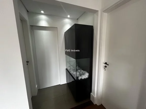 Imagem Apartamento à venda em Moema, com 3 suítes, 3 salas, 4 banheiros, 3 vagas de garagem, 116m²!