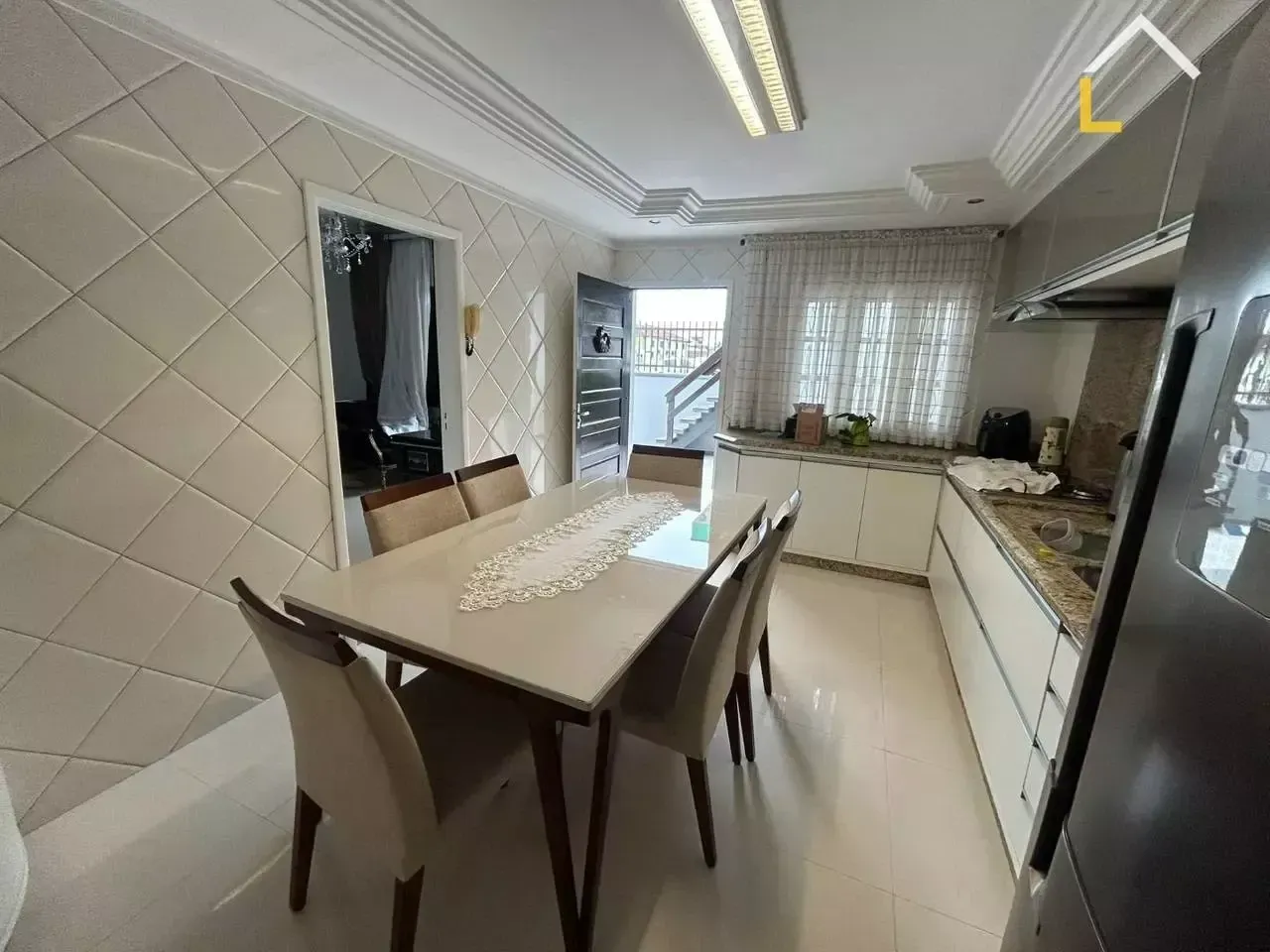 Imagem Casa com 2 Quartos à Venda, 195 m² em Floresta - Joinville