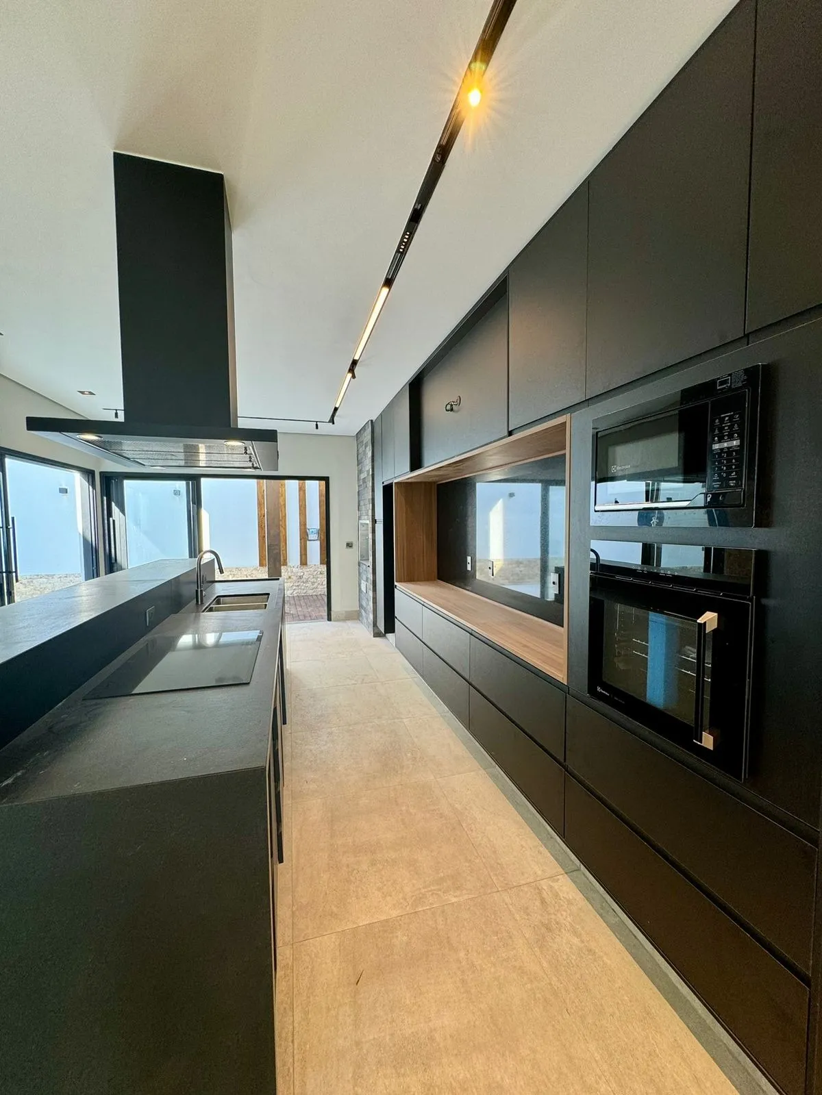 Imagem Casa Moderna e Sofisticada com Vista Privilegiada e Lazer Completo no Ibiti Reserva
