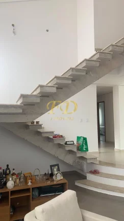 Imagem Aconchegante Casa em Condomínio Fechado.