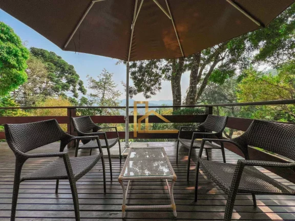 Imagem Casa linear com 3 quartos com suíte e terreno de 2.580 m² e Lazer privativo perto do centro de Teresópolis!