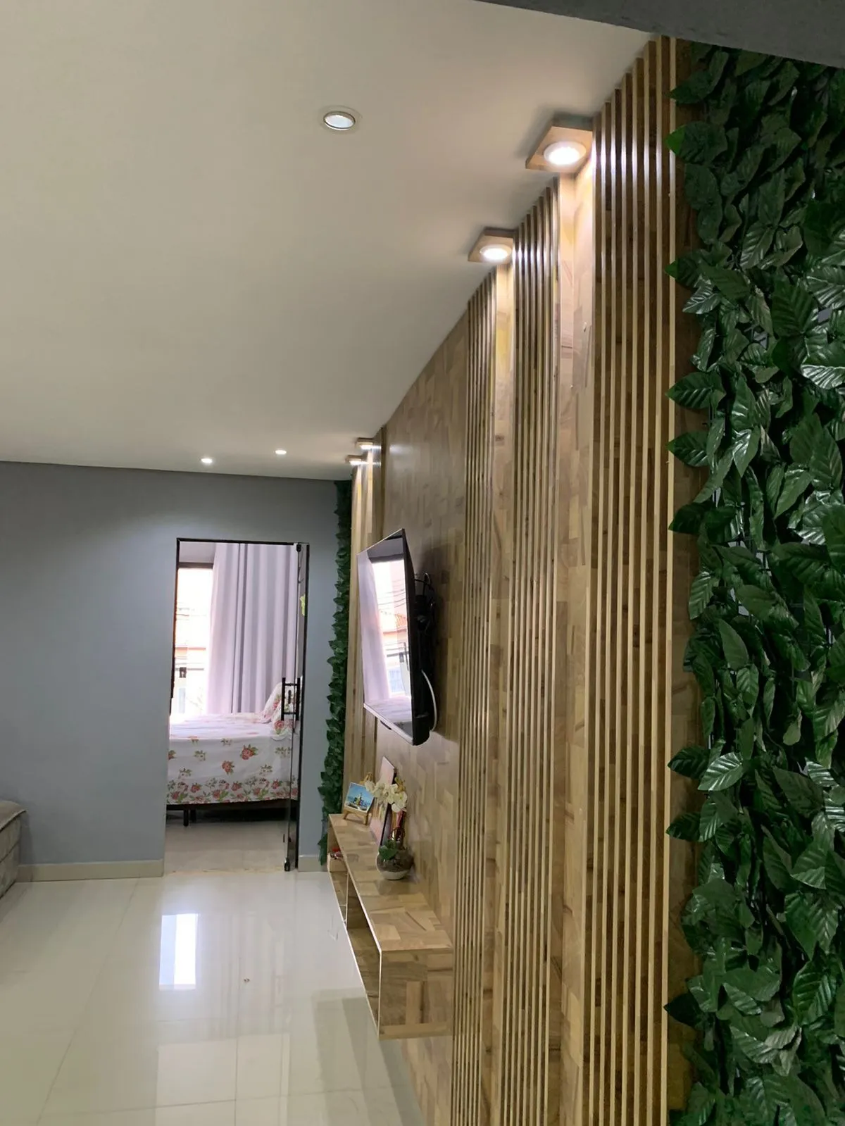 Imagem Casa com Garagem e Salão Comercial à Venda no Jardim Alpes de Sorocaba