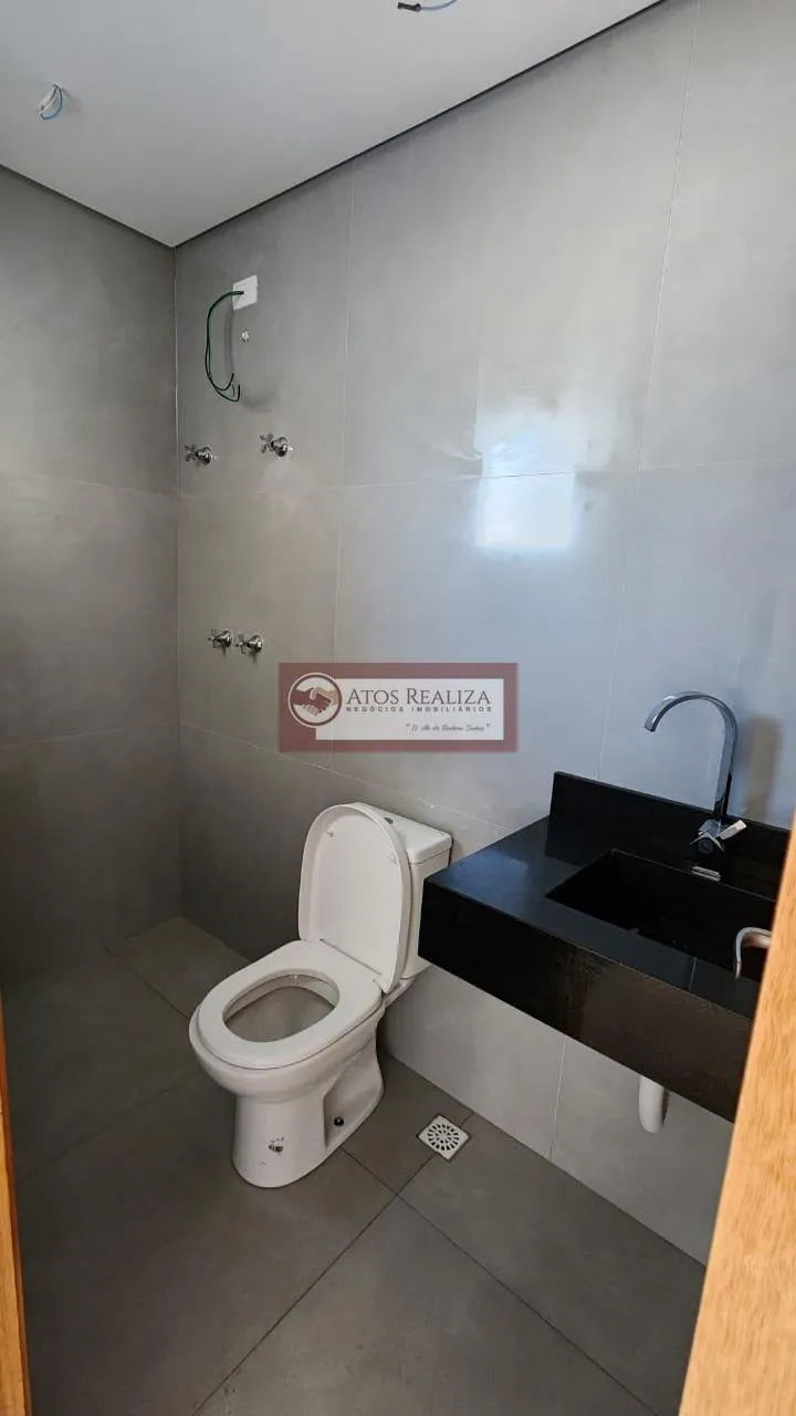 Imagem EXCLUSIVO: Lindo novo Sobrado a venda na vila Gea, Região de Marajoara. Sobrado Novo com com 149m², São 3 Suítes, 2 Vagas de garagem, Sacada, 4 banheiros, Ar Condicionado. Valor de oportunidades imperdível.