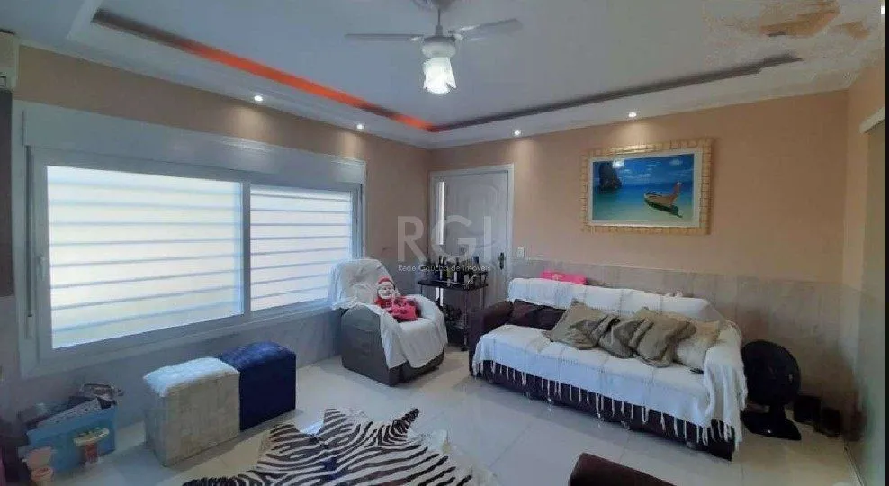 Imagem Casa para Venda - 171.46m², 3 dormitórios, sendo 1 suites, 4 vagas - Medianeira