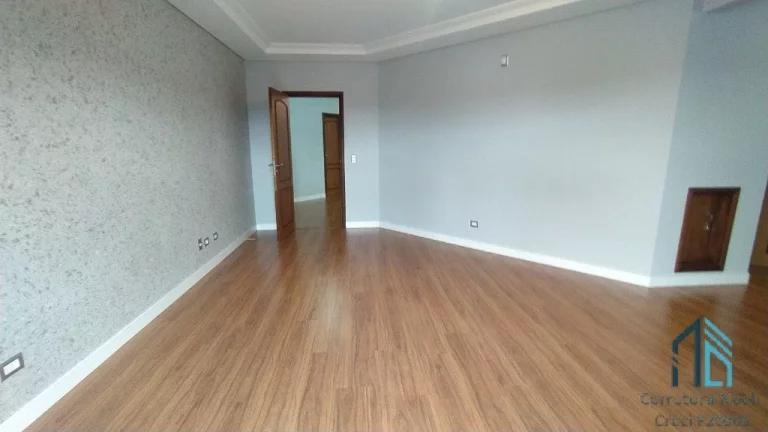Imagem Casa a venda, em um dos melhores Bairros de São José dos Pinhais, 04 quartos sendo uma suíte e 02 Demi Suítes, 12 vagas no Aristocrata .