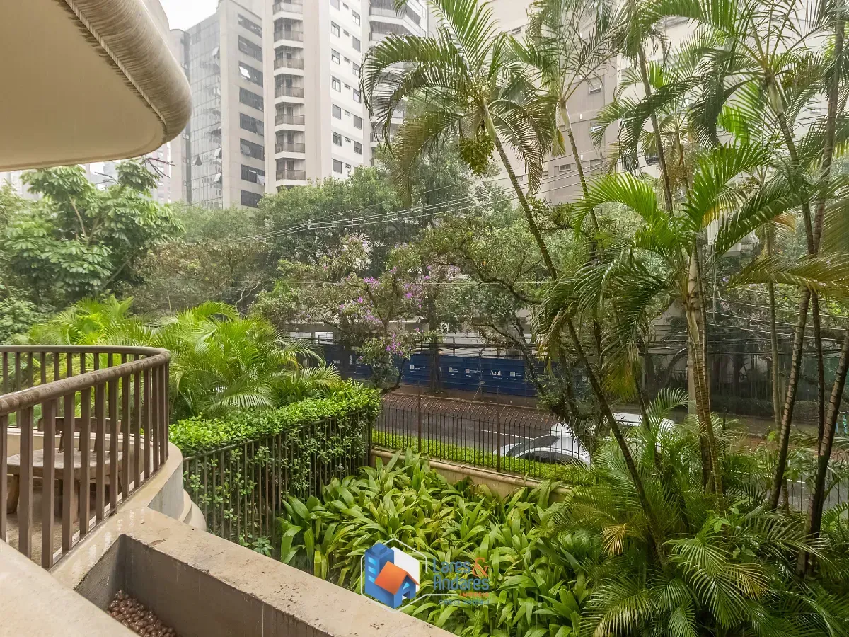 Imagem Apartamento para venda em Moema com 4 quartos, sendo 2 suítes, 170m²