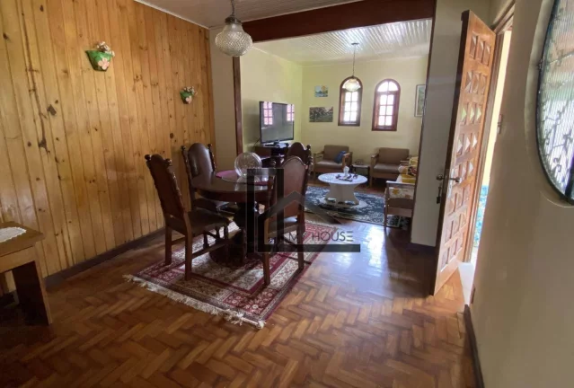 Imagem Casa linear com 4 quartos, quintal, horta e área gourmet - à venda, 183 m² - Araras - Teresópolis/RJ