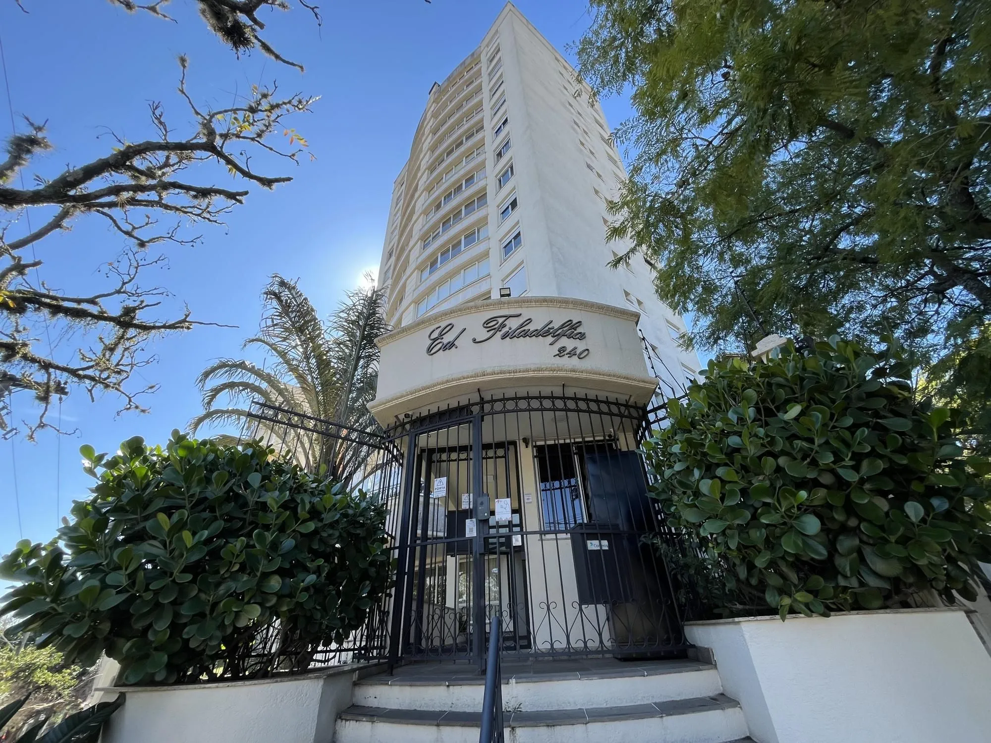 Imagem Apartamento de 3 quartos, suíte e 2 vagas de garagem no bairro Higienópolis POA