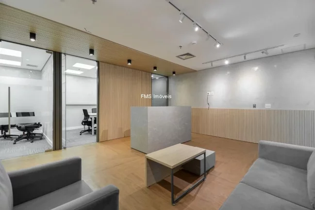 Imagem Conjunto Comercial mobiliado na Vila Olímpia - Locação! Espaço de 260m² e 6 vagas de garagem em São Paulo-SP.
