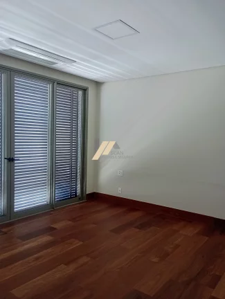 Imagem Apartamento à venda no Cambuí: 3 quartos, 3 suítes, 5 banheiros, 5 vagas de garagem, 257m² - Campinas-SP.