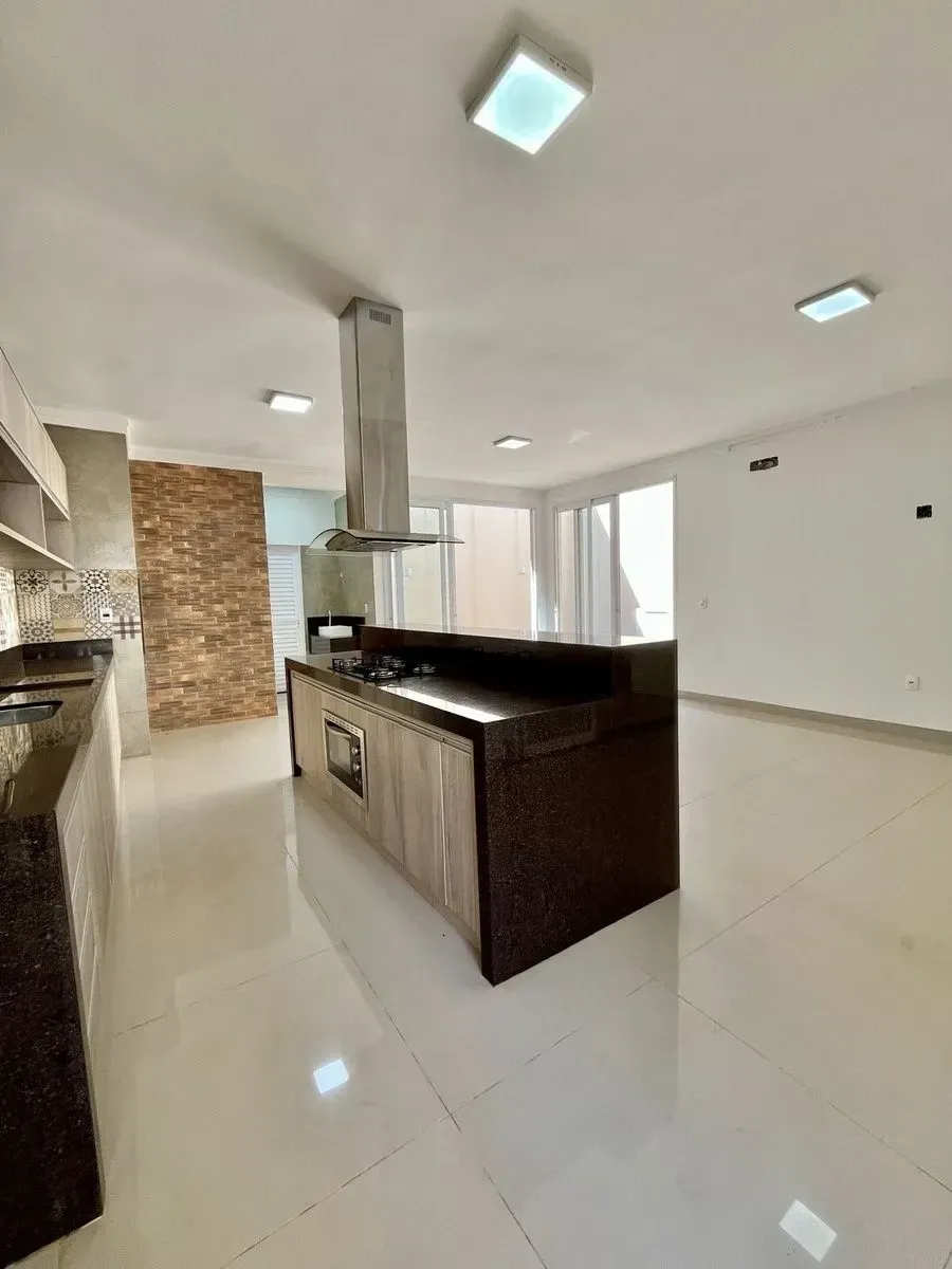 Imagem Casa com 3 Quartos à Venda, 220 m² em Setor Morada do Sol - Rio Verde