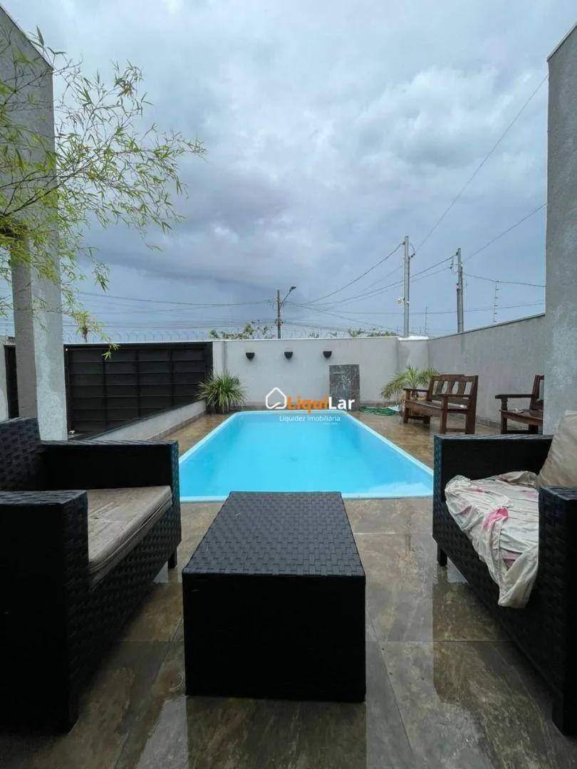 Imagem Casa à Venda no Montevidéu com 3 Suítes, Piscina, Espaço Gourmet e Amplo Quintal Próxima ao Alphaville IV