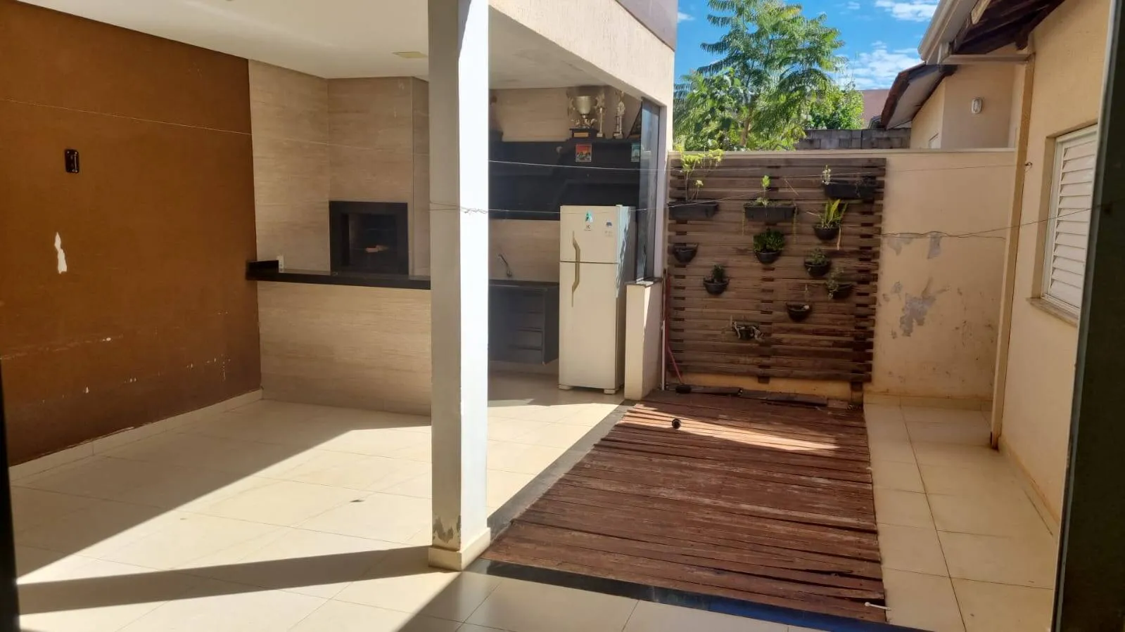 Foto do imóvel Casa 3 quartos no Condominio Solar da Chapada Bairro Morada da Serra em Avenida Historiador Rubens de Mendonça