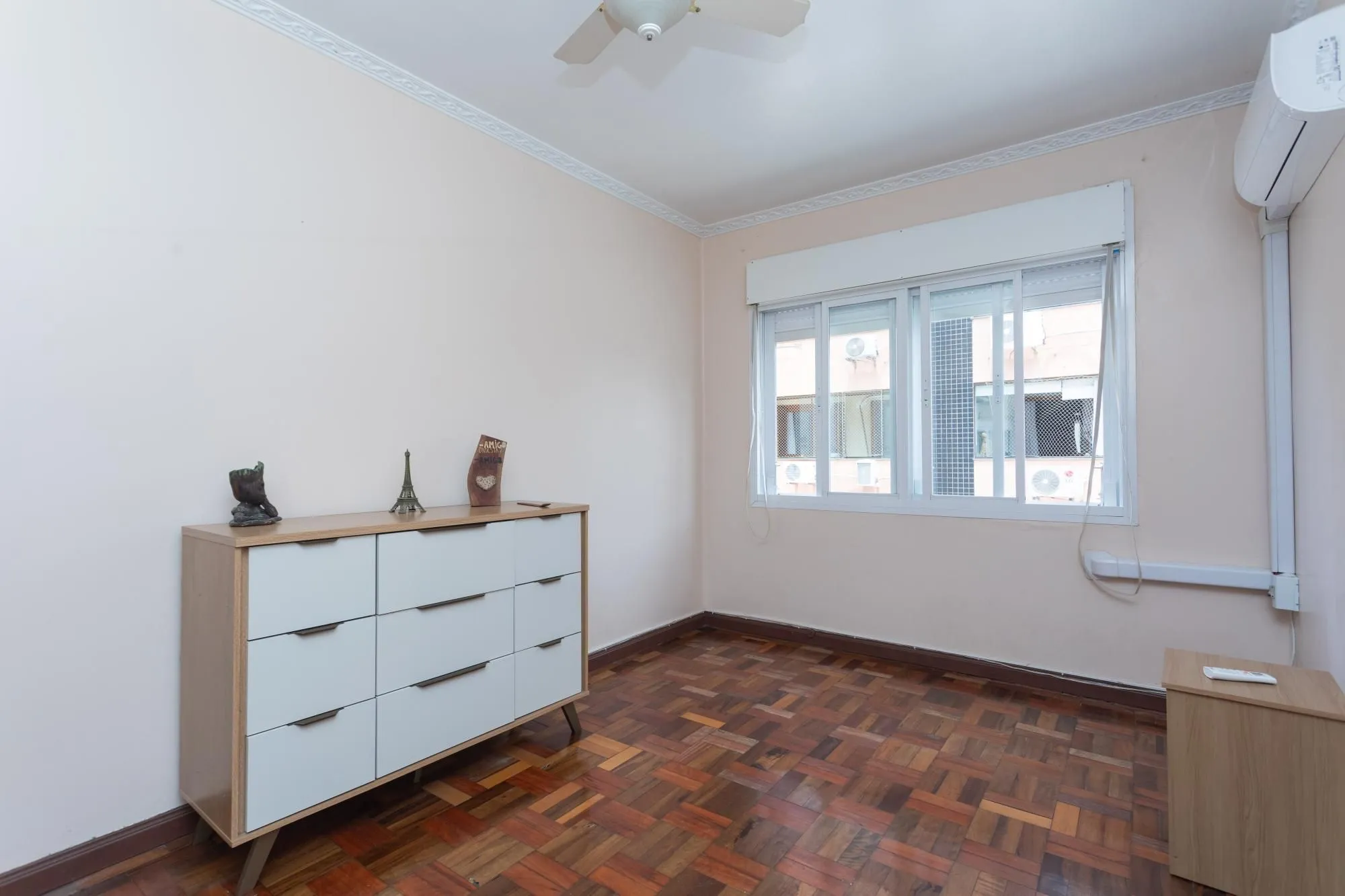 Imagem Apartamento 3 Dormitórios com Suíte e Garagem na Cidade Baixa - Próximo à Redenção