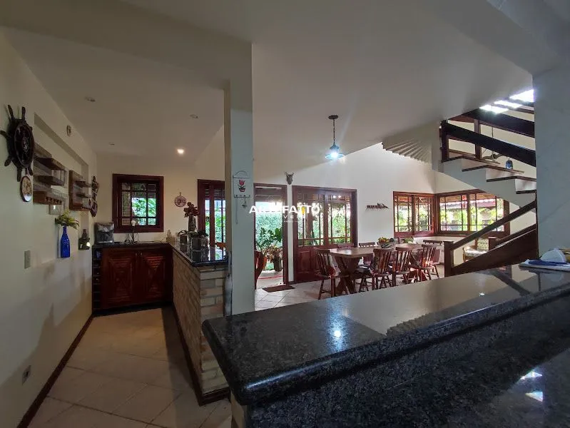 Imagem Casa à venda em Ubatuba, Praia Grande, com 5 quartos, 213m2