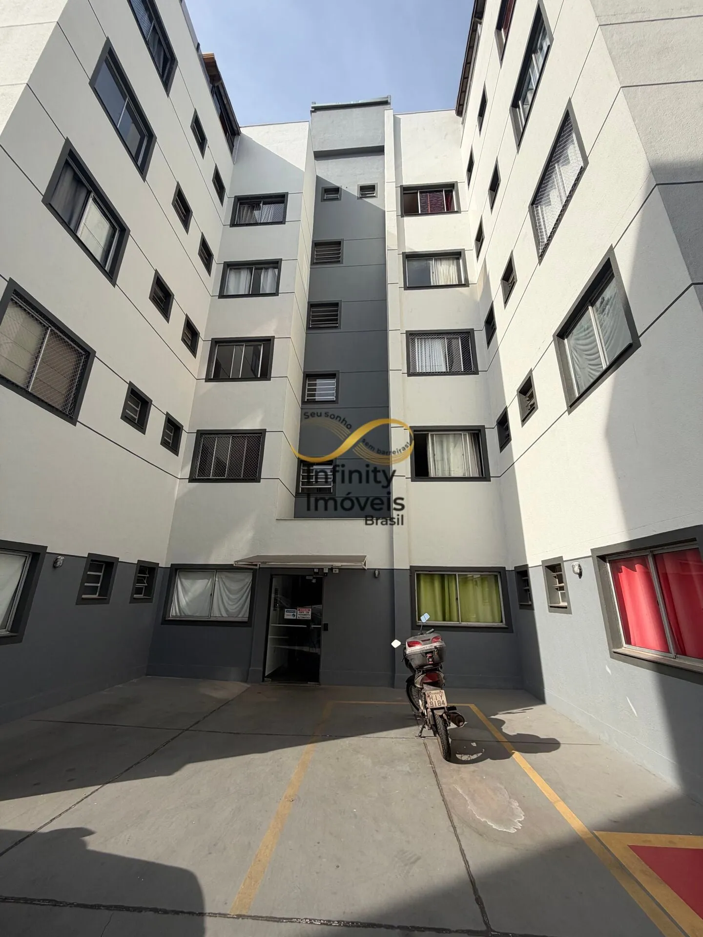 Foto do imóvel Apartamento à venda em Rua Paula Mota