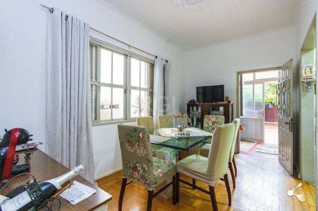 Imagem Casa para Venda - 221m², 4 dormitórios, sendo 1 suites, 2 vagas - São Geraldo