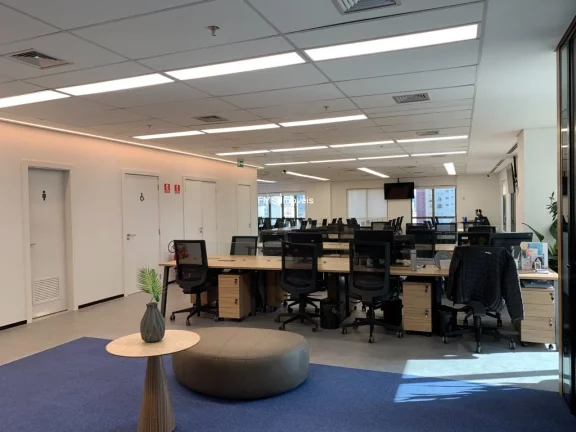 Imagem Conjunto Comercial para locação de 335m² no Itaim Bibi mobiliado