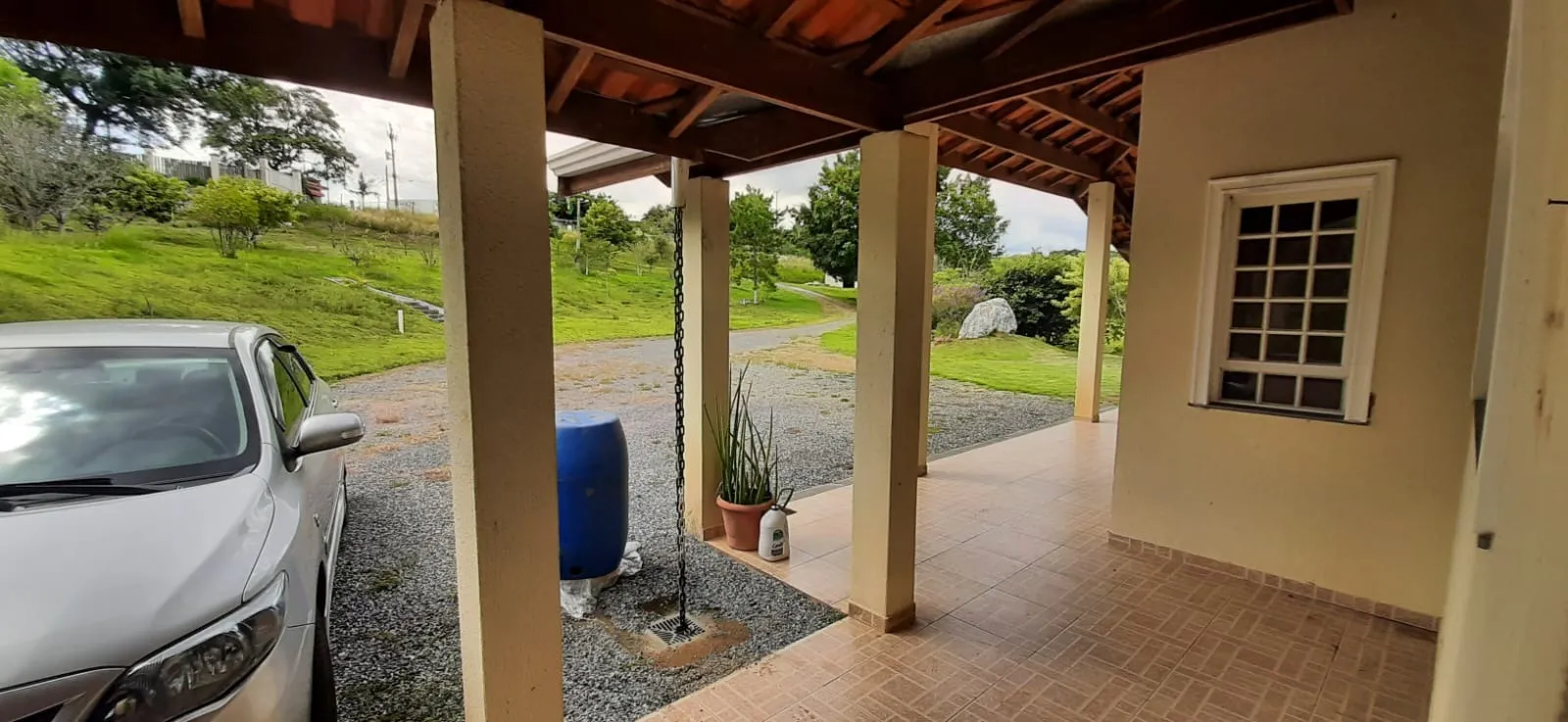 Imagem Chácara à venda em Araçoiaba da Serra - 4 quartos, 1 suíte, 3 banheiros, 3 vagas - Imperdível!